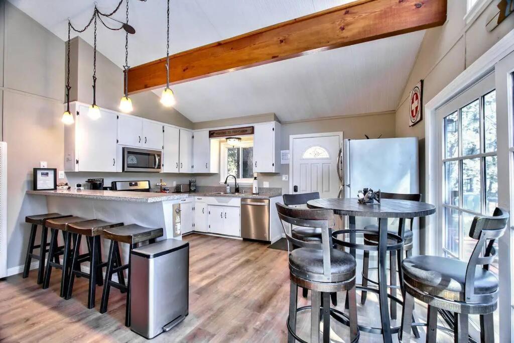 Villa Chalet Monterey W/Hot Tub - Big Decks/Bbq Big Bear Lake Exterior foto